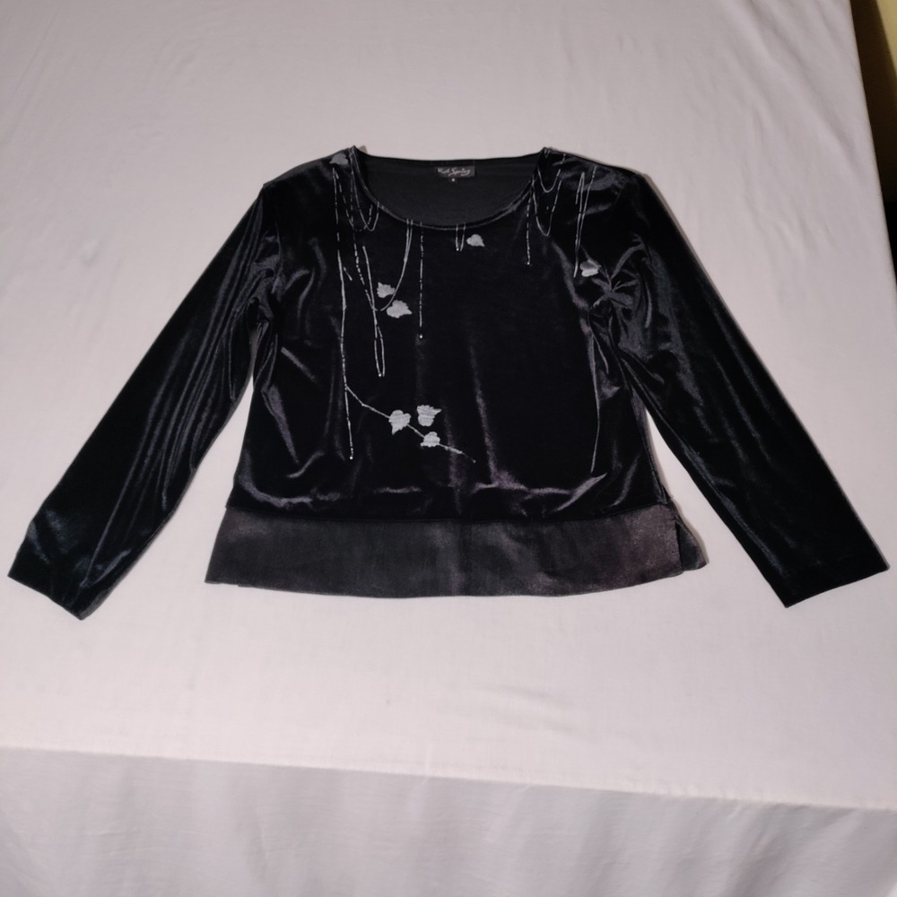K D Spring L/S Top Round Neckline Black with leaf accents Velvet Size S USA